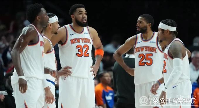 骑士主场逆转尼克斯 双方各自半场出色表现 骑士主场逆转尼克斯 双方各自半场出色表现